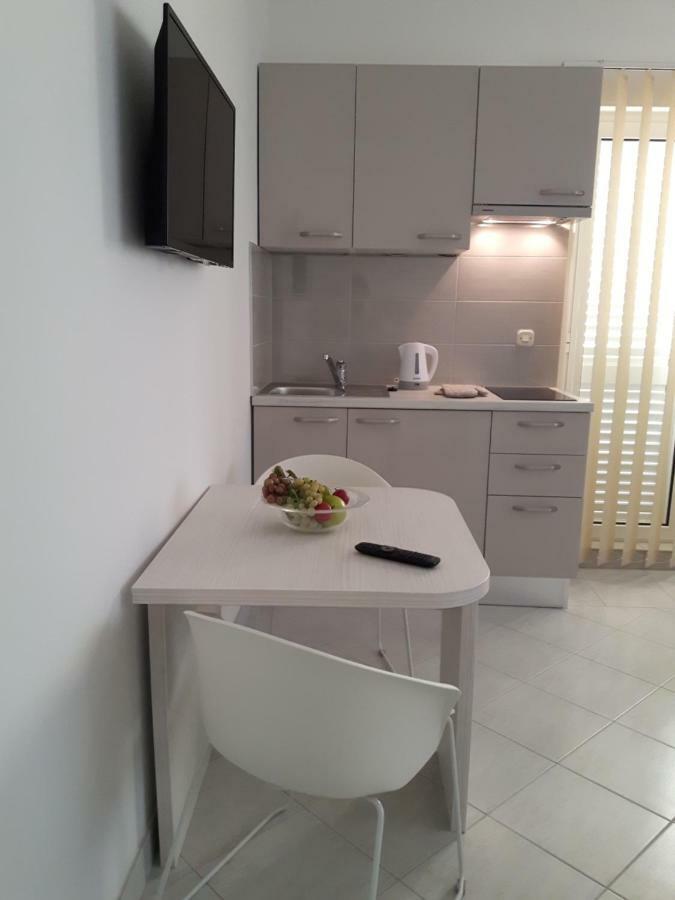 Apartments Nika Трогир Экстерьер фото