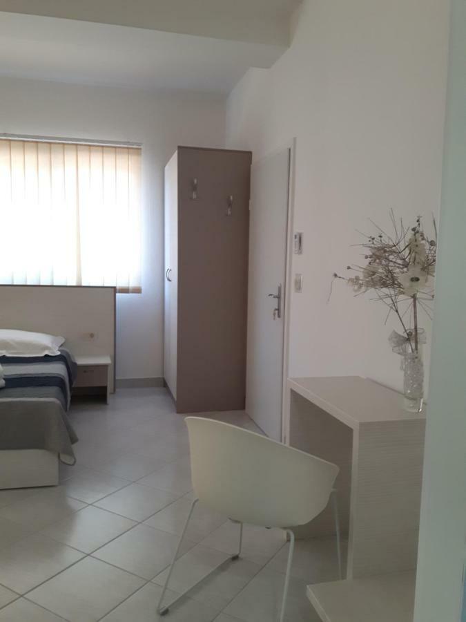 Apartments Nika Трогир Экстерьер фото