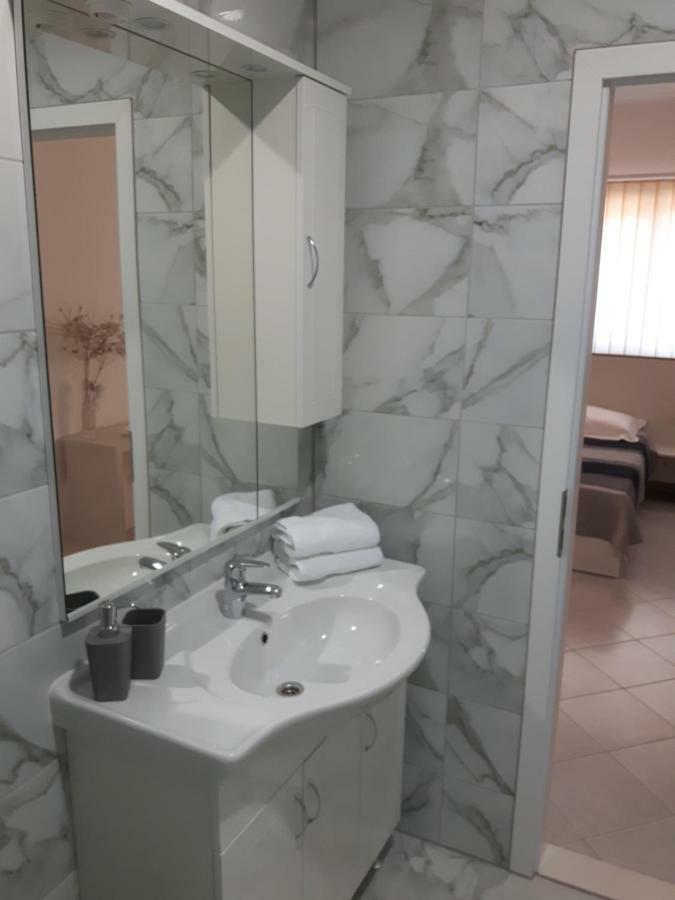 Apartments Nika Трогир Экстерьер фото