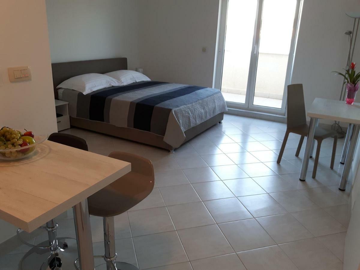 Apartments Nika Трогир Экстерьер фото