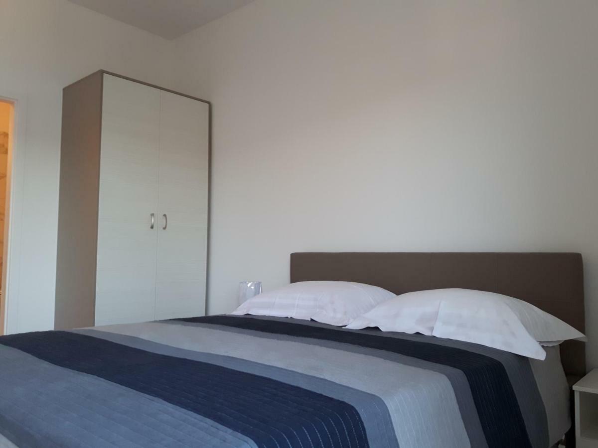 Apartments Nika Трогир Экстерьер фото