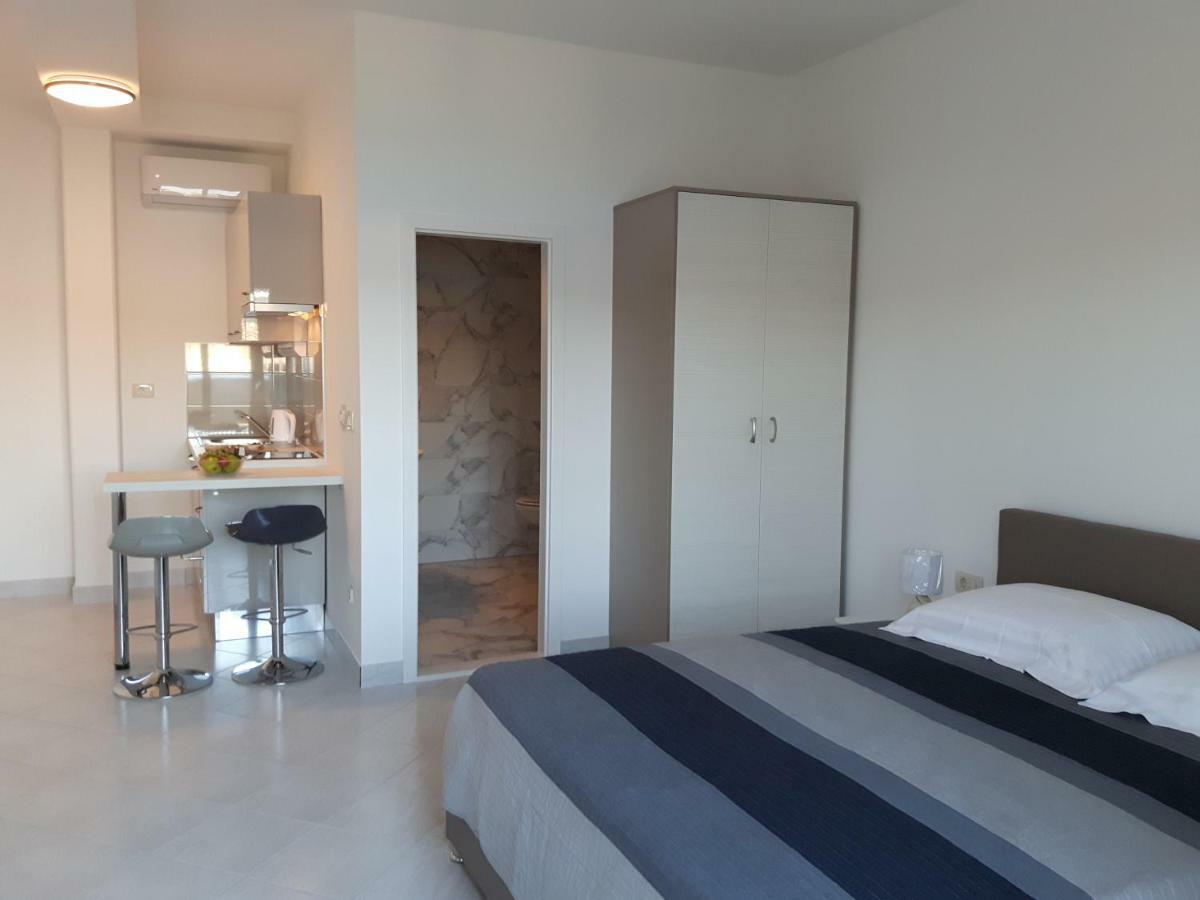 Apartments Nika Трогир Экстерьер фото